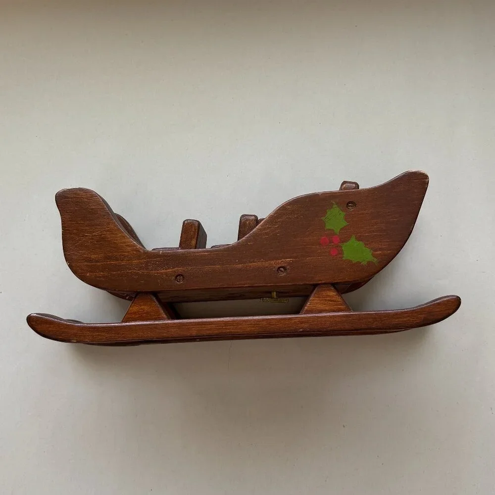 Vintage LR Vance Wood Sled Only Music Box Winter Wonderland